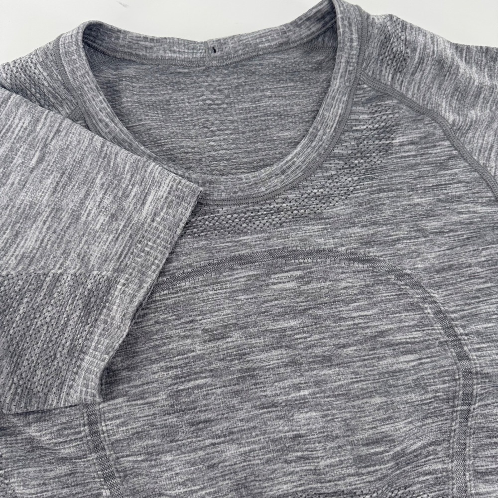 Lululemon Swiftly Tech Short Sleeve 2.0 Heathered Grey Size 8 Slim Fit Tee